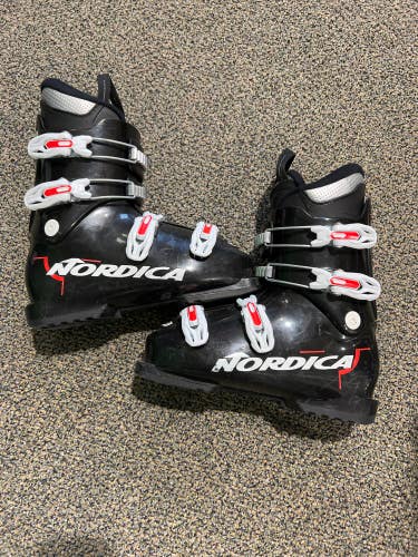 Mondo 24 & mondo 24.5 (280-289mm) Used Nordica Dobermann Ski Boots