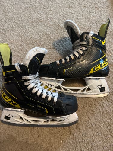 Used CCM Regular Width  Size 3 Super Tacks 9370 Hockey Skates