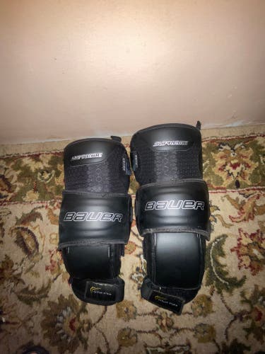 Used Bauer Supreme Knee Pads
