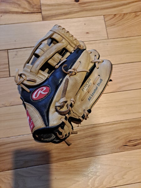 Used Rawlings Right Hand Throw Outfield Prodigy Baseball Glove 12"