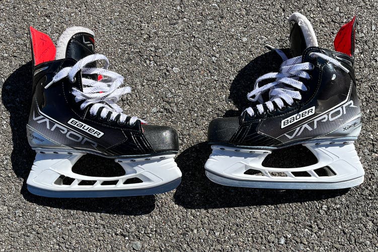 Used Bauer Regular Width  Size 6.5 Vapor X3.7 Hockey Skates