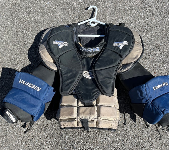 Used Medium Vaughn Velocity V2 7000 Goalie Chest Protector