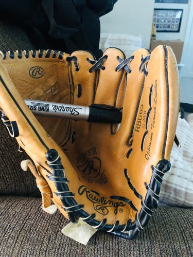 Rawlings RBG65 youth 12 inch mitt