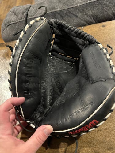 Wilson A1000 Catchers Mitt 33” - Broken In + Oiled Up
