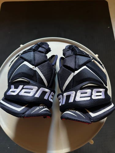 New Bauer Vapour X900 Hockey Gloves