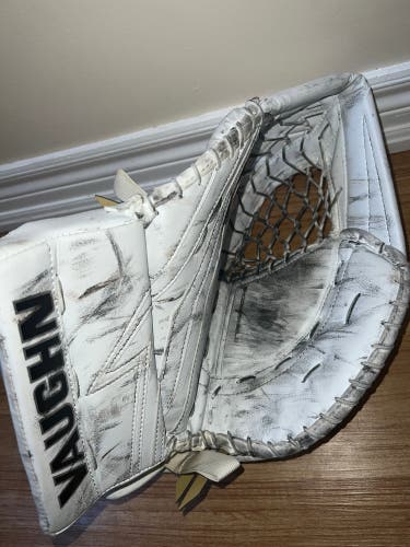 Used Regular V9 Pro Carbon Goalie Glove