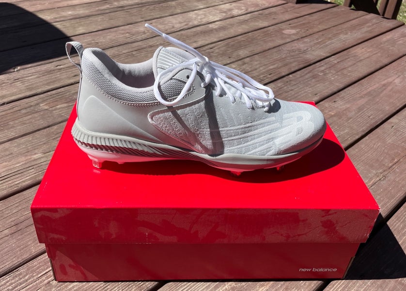 Brand New - New Balance 4040 Metal Cleats Size 11
