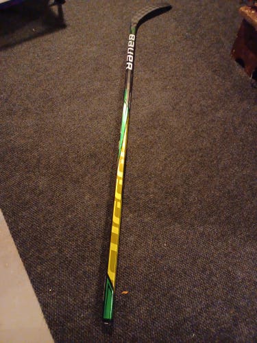 Senior New Left Hand Bauer Supreme UltraSonic Hockey Stick P88