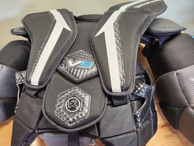 Large Vaughn V9 Pro Carbon
