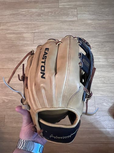 Used Right Hand Throw 11.75" Professional Series Baseball Glove Laced Single Post