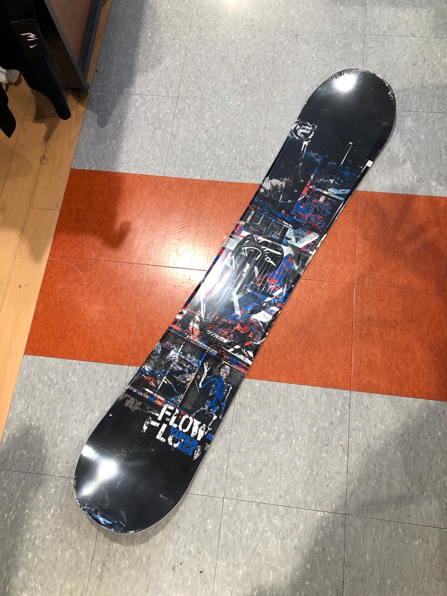 Flow Viper Snowboard without Bindings (154cm) SidelineSwap