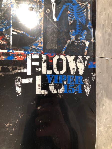 New Flow Viper Snowboard without Bindings (154cm) | SidelineSwap
