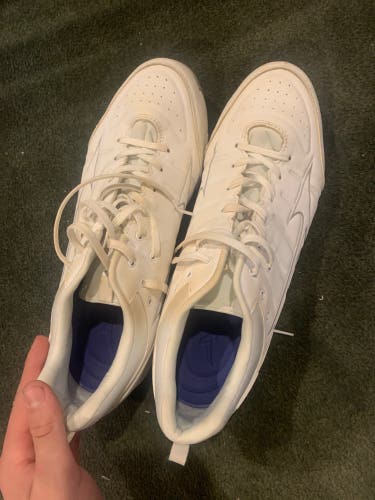 White Men's Metal Low Top