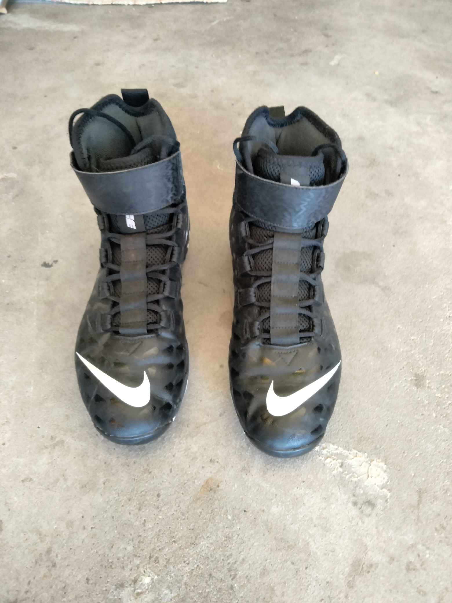 Used Unisex Size 12 (Women's 13) Molded Cleats Nike High Top Force
