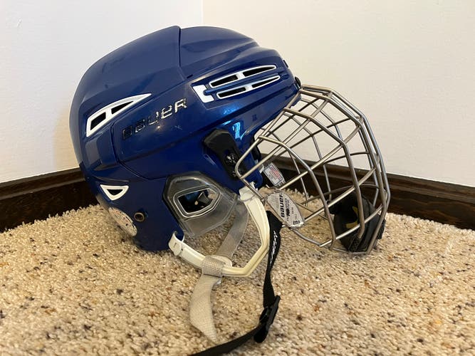 Used Medium Bauer  Re-Akt 100 Helmet