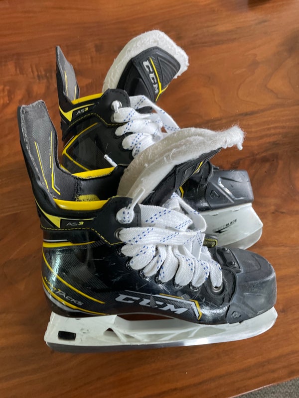 Used CCM Regular Width  Size 3 Tacks Hockey Skates