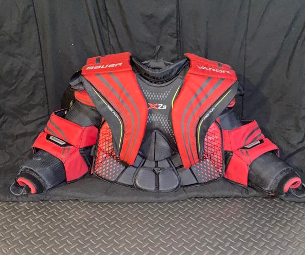 Small Bauer Vapor X2.9 Goalie Chest Protector