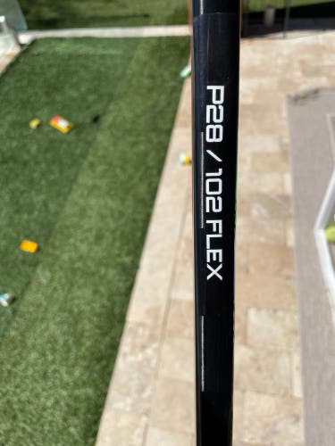 Senior Right Handed P28  Vapor Hyperlite Hockey Stick