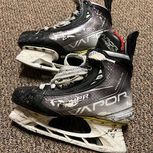 Bauer Vapor Hyperlite Hockey Skates Size 5.5