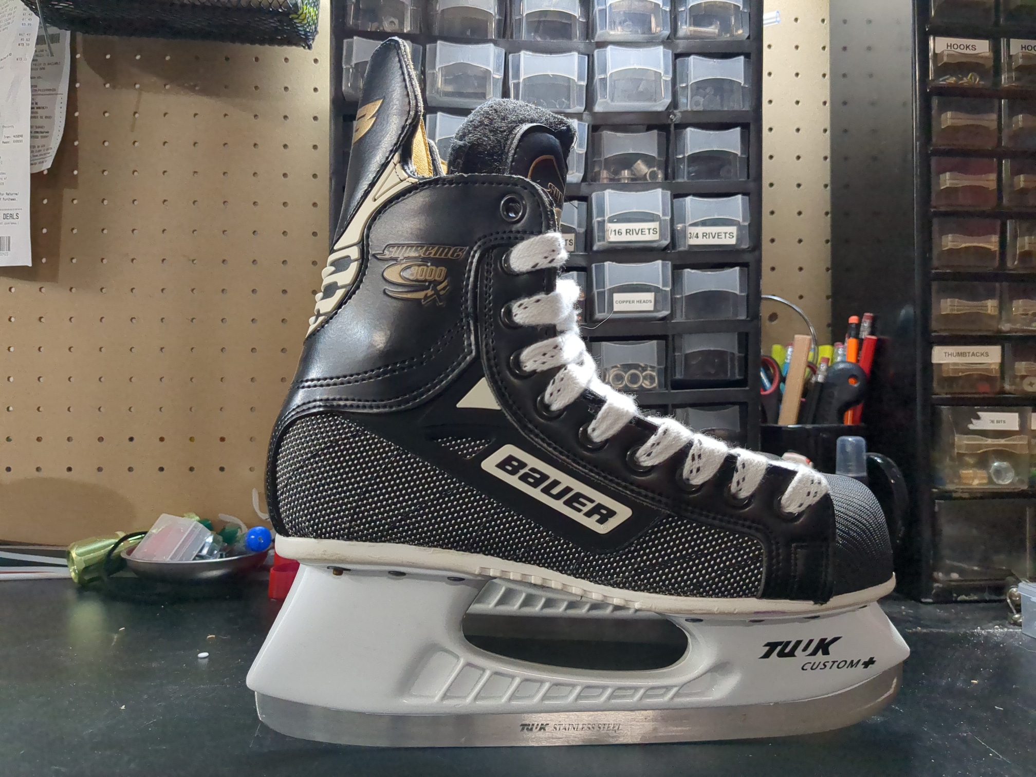 Senior Used Bauer supreme 3000 X Hockey Skates Regular Width Size 6
