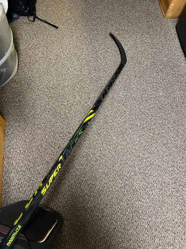 (2 Pack) LIKE NEW Intermediate Right Handed P29 Super Tacks AS4 Pro Hockey Stick