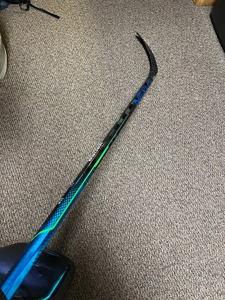 (2 Pack) Senior Right Handed P92 Pro Stock Nexus Geo Hockey Stick