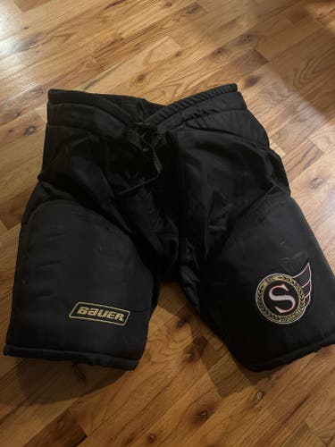 Senior Used Medium Bauer Supreme Pro Stock