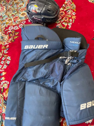 Senior Small Bauer Nexus 600 Hockey Pants Navy + free Bauer ReAkt Navy Helmet