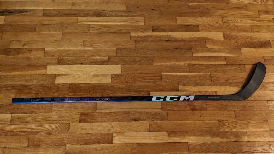 Intermediate Used Right Handed CCM RibCor Trigger 7 Pro Hockey Stick P29