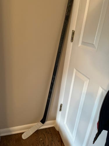 Senior Right Handed P29  Ribcore Trigger 6 Pro Hockey Stick