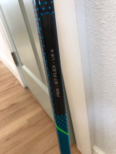 Senior Left Hand Bauer Nexus Geo Hockey Stick P88 87 Flex