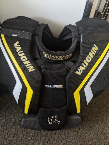 New Medium Vaughn Ventus SLR 2 Pro Carbon Goalie Chest Protector