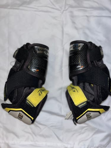 Medium Bauer Supreme 2S Pro Elbow Pads