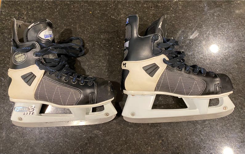 CCM Size 9 852 Tacks Skates