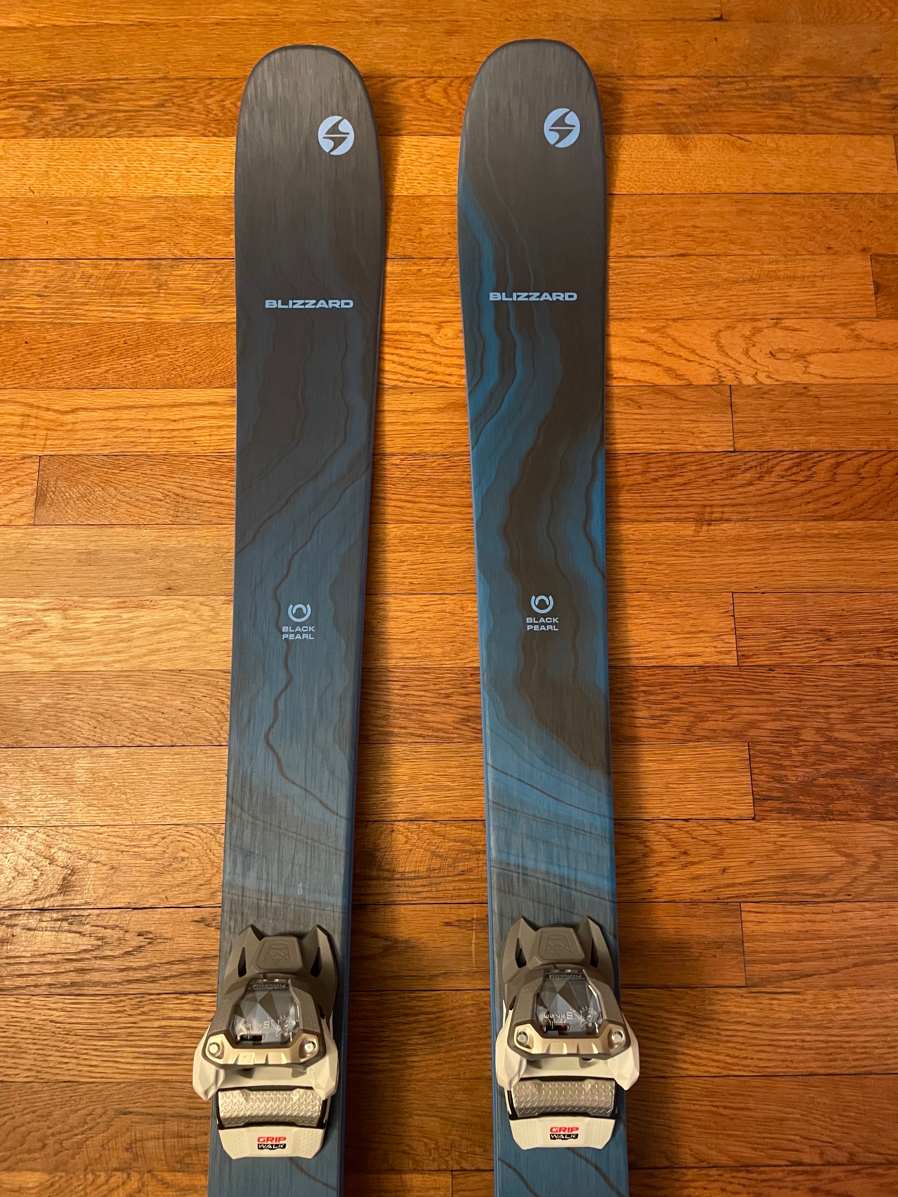 LIKE NEW 2023 Blizzard Black Pearl 88 159 cm Skis with Marker