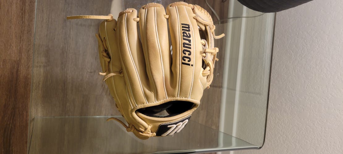 Used Marucci Right Hand Throw Infield Ascension Baseball Glove 11.5"
