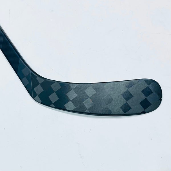 New CCM Supertacks AS-V Pro Hockey Stick-RH-P29-70 Flex-Grip (Cut