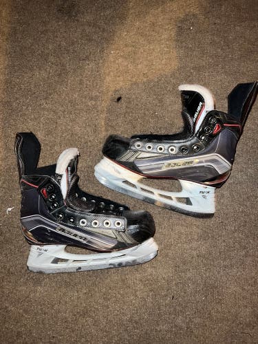 Used Bauer Regular Width Size 4.5 Vapor X700 Hockey Skates