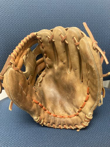 Re-laced/reconditioned Wilson A9824