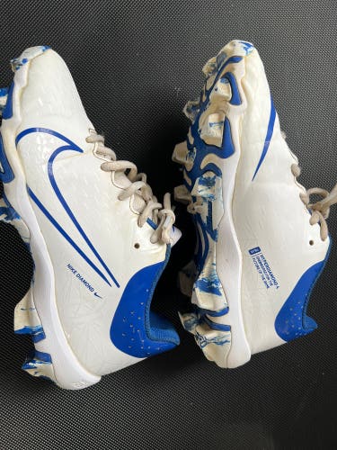 White Kid's Molded Cleats Low Top Hyperdiamond 4 Elite