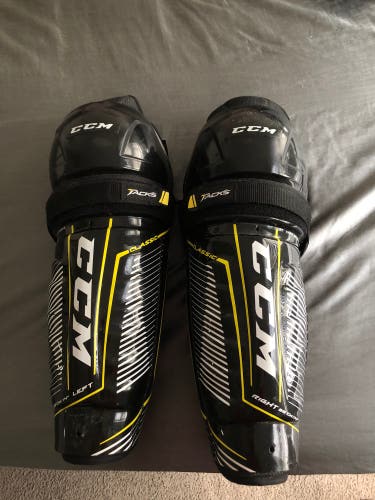 CCM  Tacks Classic Pro Shin Pads