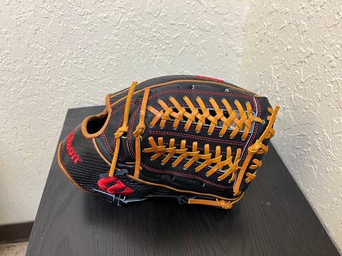 2023 BRAND NEW WILSON 11.75" D33 A2K Baseball Glove