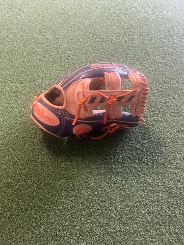 Wilson Infield 11.5" A2000 Baseball Glove