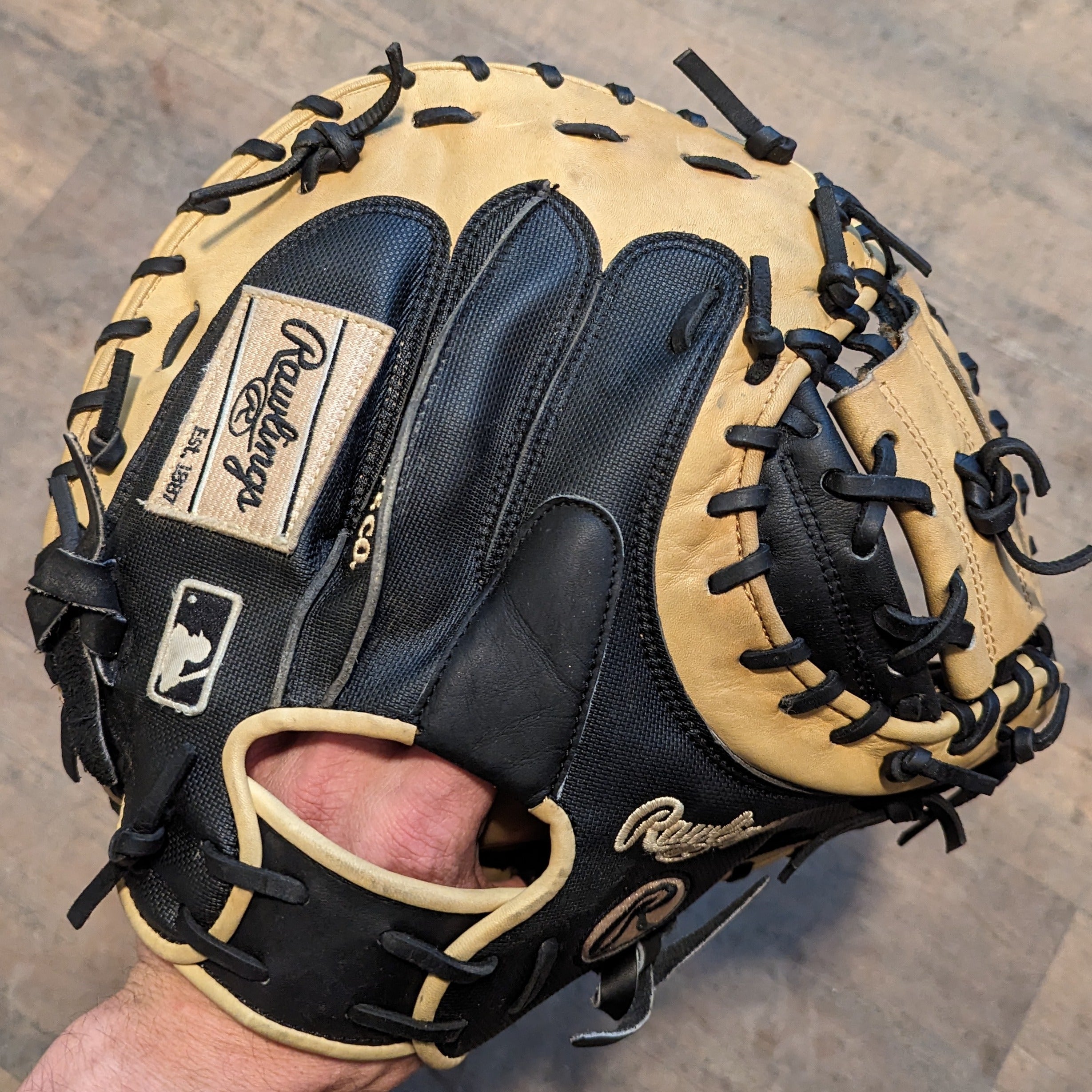 RAWLINGS HEART OF THE HIDE - PROYM4BC - 34.00” BASEBALL CATCHER'S