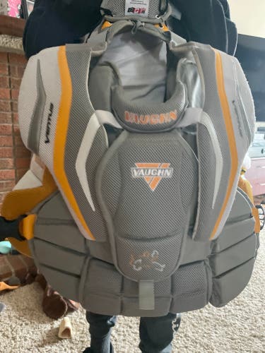 Used Small Vaughn  Ventus LT68 Goalie Chest Protector
