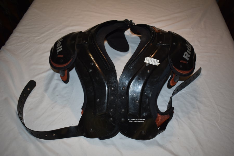 Riddell Rival Shoulder Pads