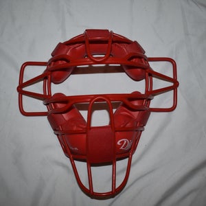NEW - Diamond DFM-15 Catcher/Umpire Face Mask, Red