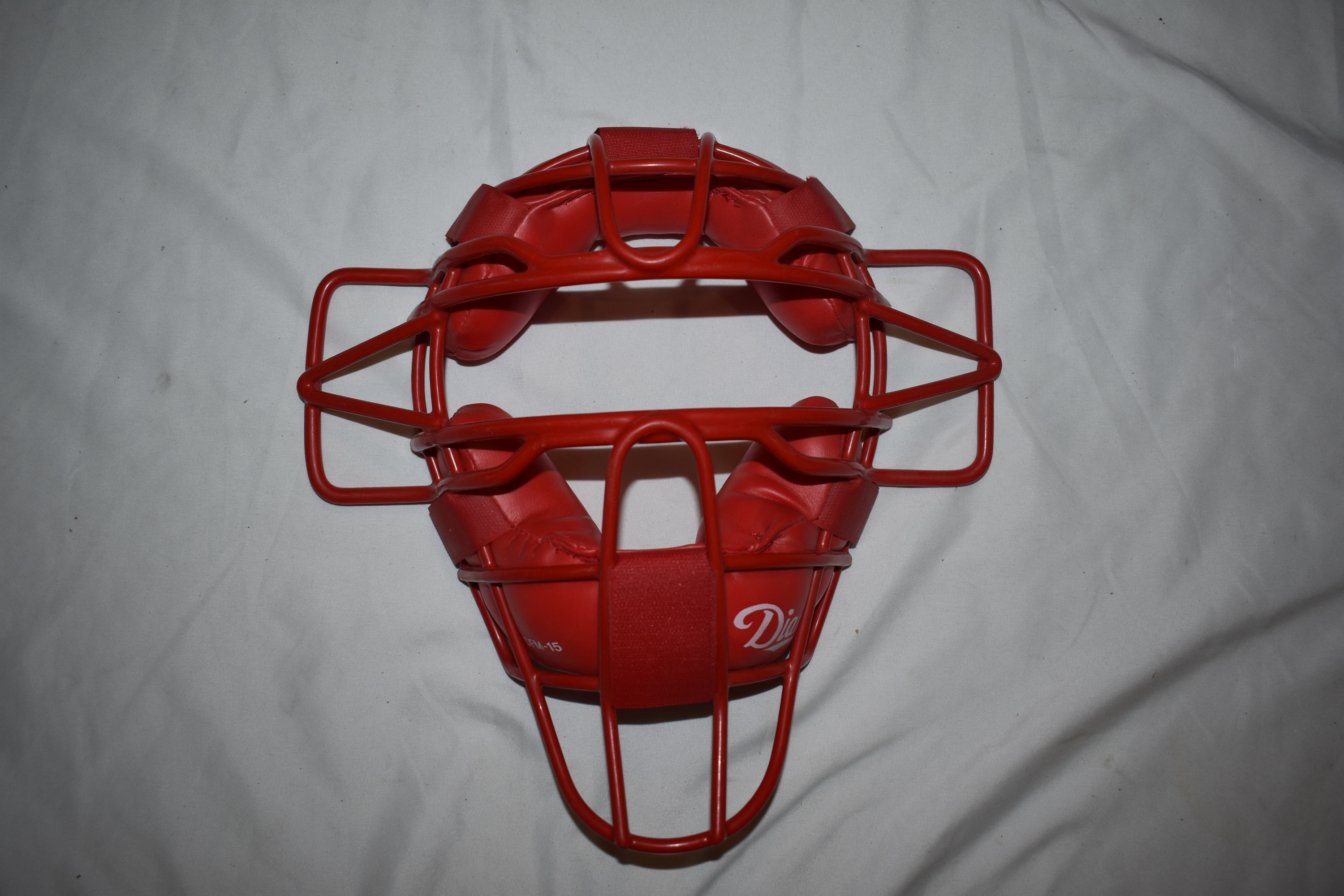 NEW - Diamond DFM-15 Catcher/Umpire Face Mask, Red