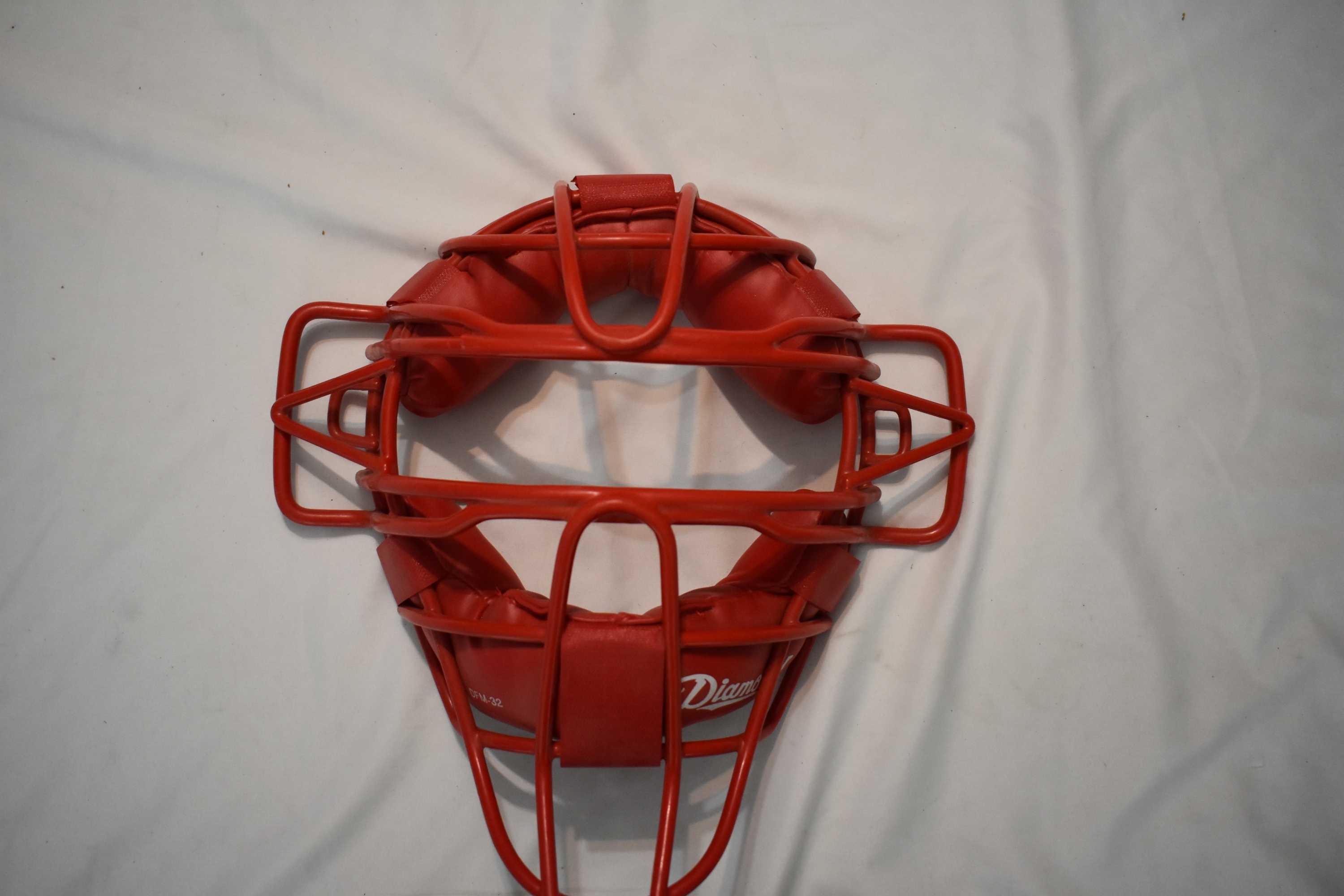 NEW - Diamond DFM-35 Catcher/Umpire Face Mask, Red