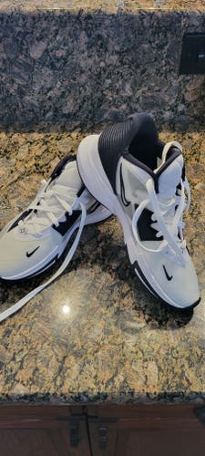 White Kyrie 5 Low, New Size 8.5 (Women's 9.5) Nike Shoes
